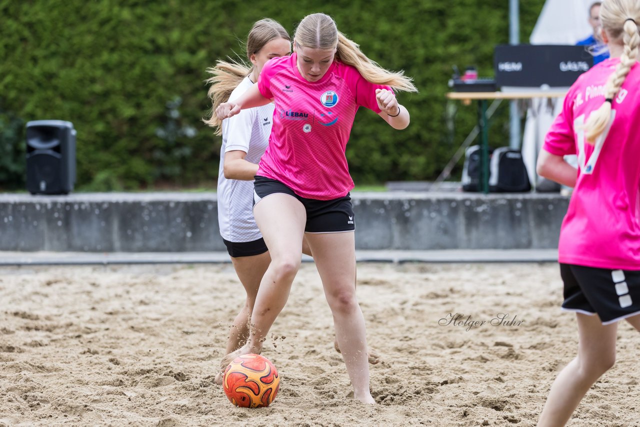 Bild 57 - wBJ/wCJ Beachsoccer Cup